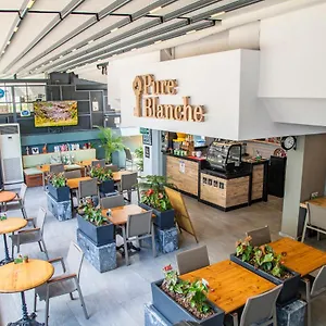 Pure Blanche Otel